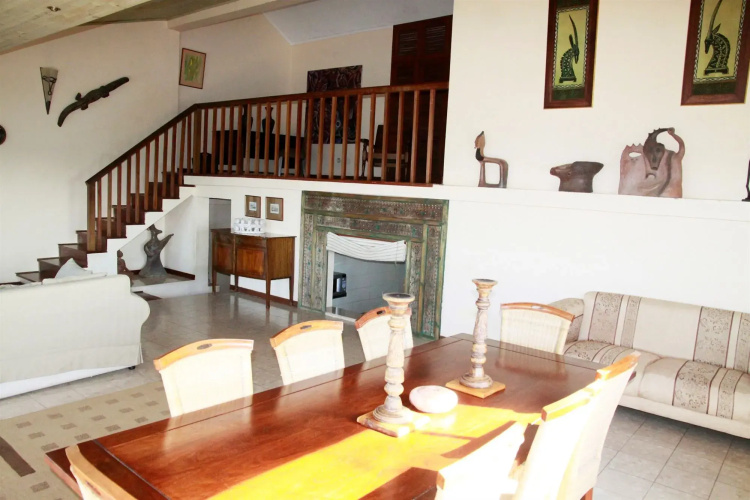 Catembe Gallery Hotel