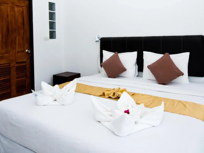2 Bedrooms Apartment
