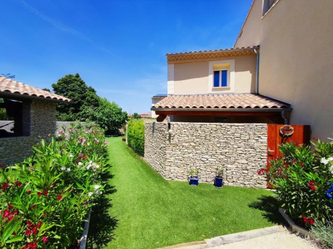 2 Bedrooms Cottage