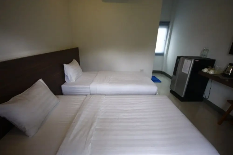 Standard Twin room with balcony