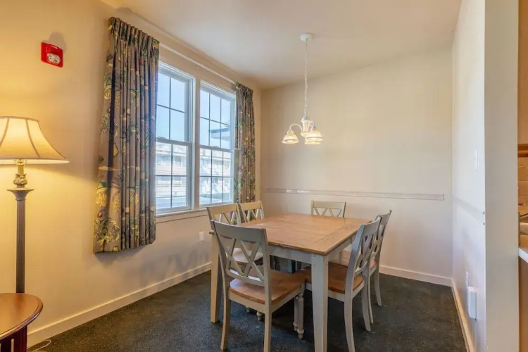 Ebb Tide Suites