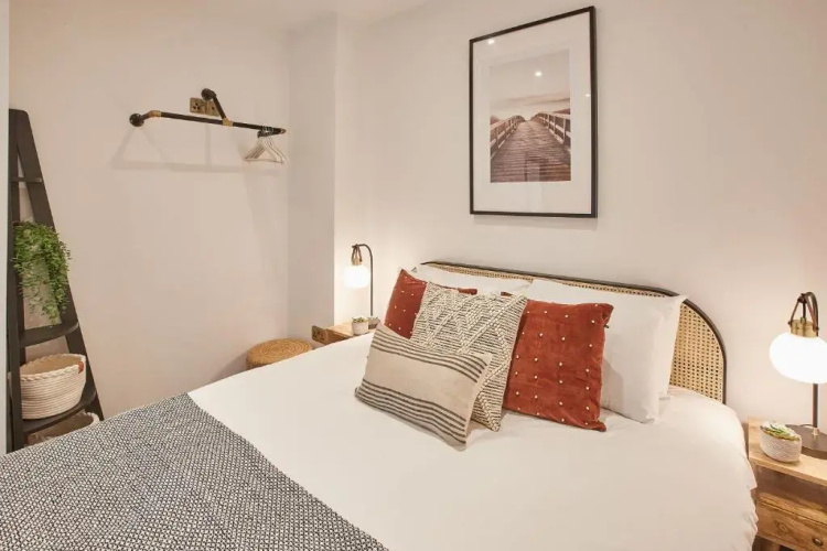 Host Stay Grumbles Cottage