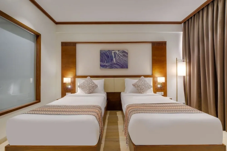 Standard room with balcony and with city view