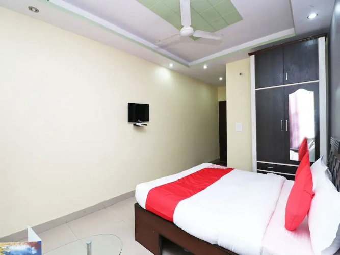 OYO 14708 Hotel Ashiyana