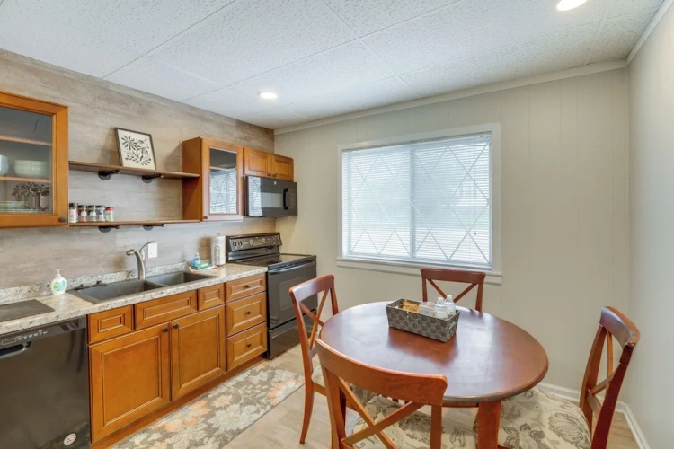 2 Bedrooms Apartment