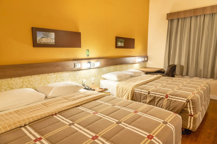 dec 10 hotel