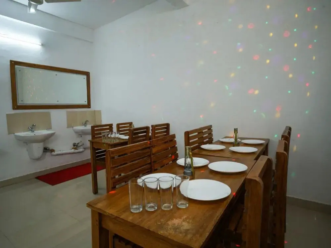 OYO 11757 Aruvi Annex
