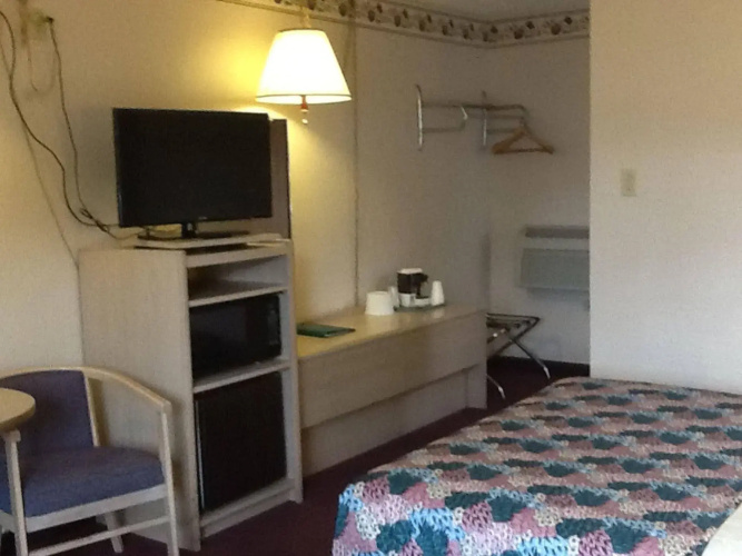 Pine Needles Inn