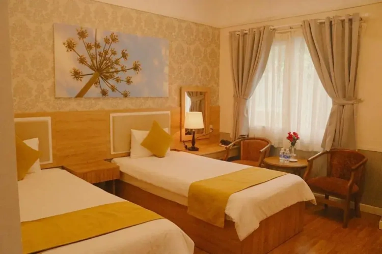 Standard Twin room with garden view