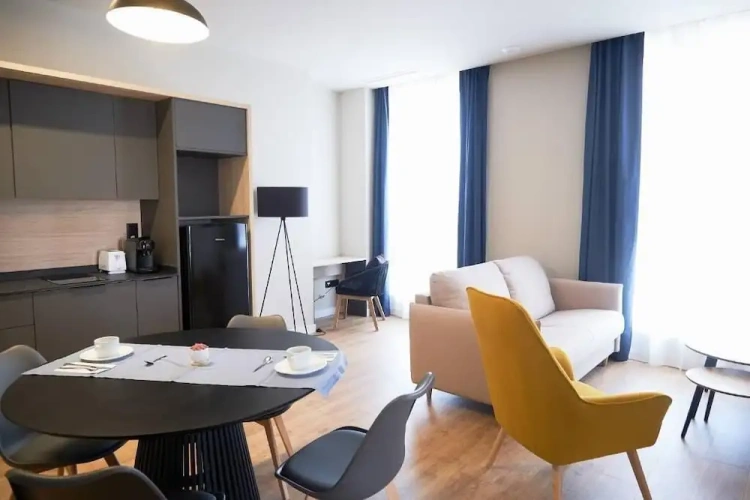 1 Bedroom Deluxe Apartment