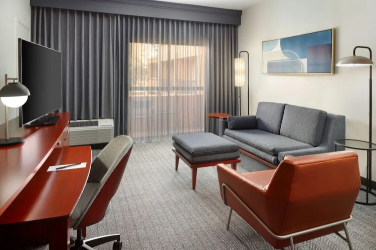 1 Bedroom Suite
