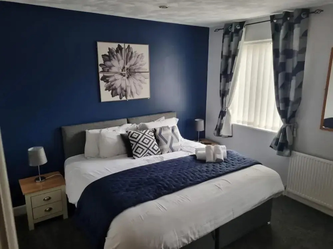 7-bed Beachside Retreat - Sleeps 14 & Pet Friendly