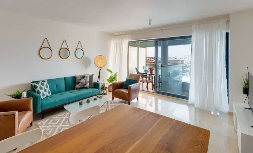 Beach Front Stylish Hugh 2DBR
