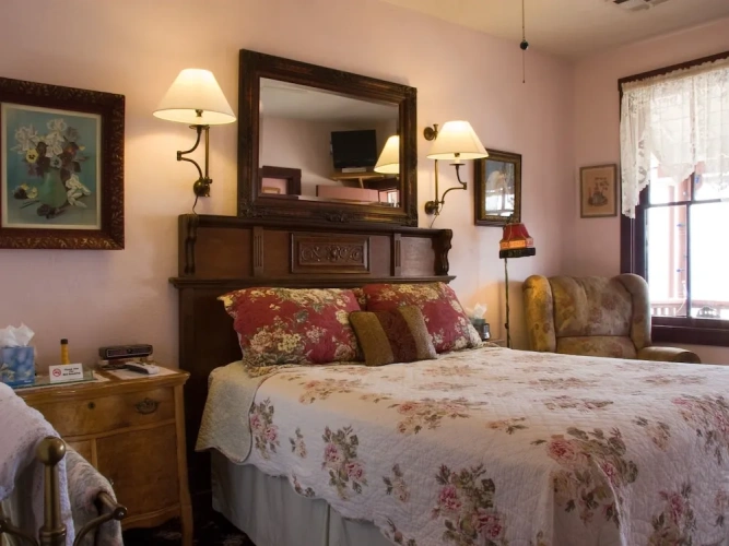 Standard Double room with balcony and with mountain view
