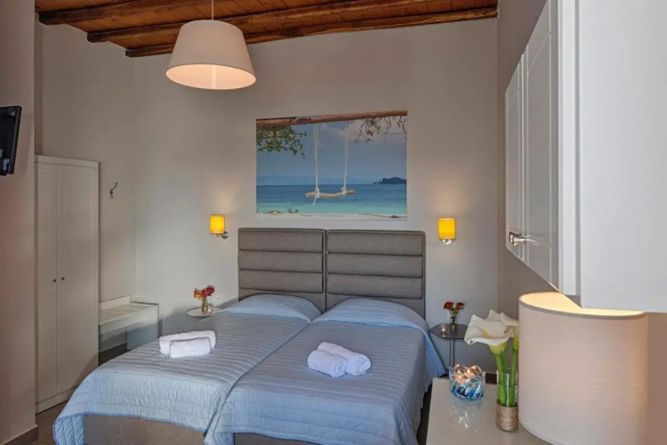 Paradise Rooms 1