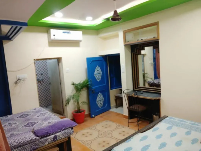 Shivam Paying Guest House