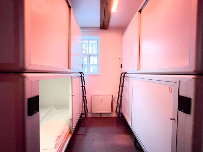 Lower level Capsule