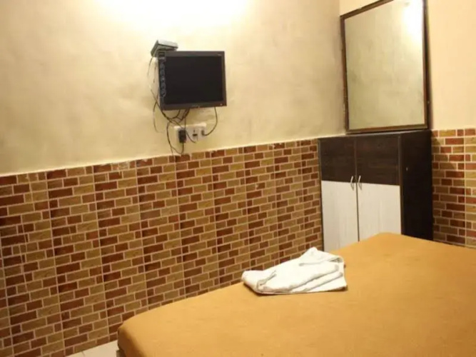 Hotel Ruyale Inn