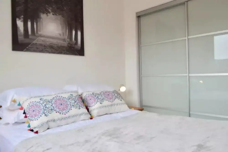 1 Bedroom Apartment In Leith