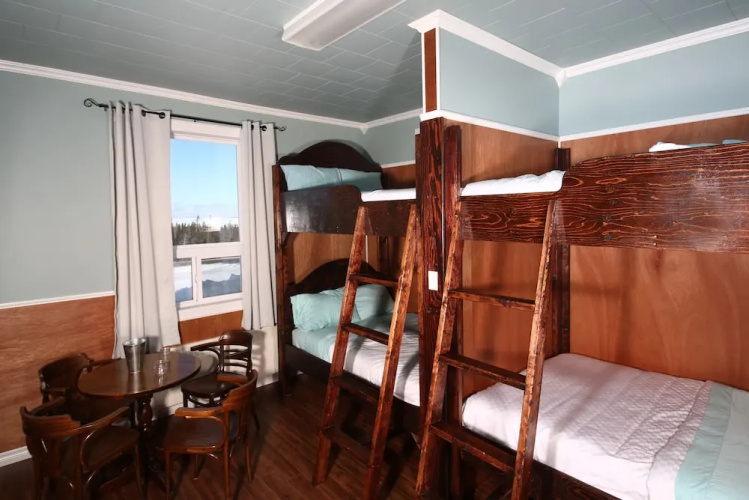Genevieve Bay Inn