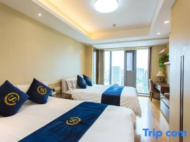 Standard Double room with city view
