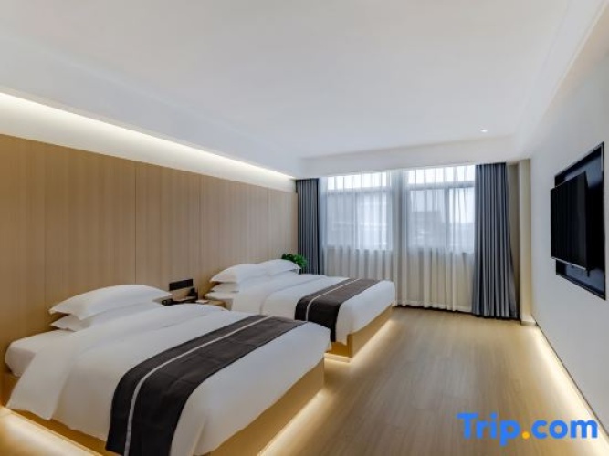Deluxe Family Suite