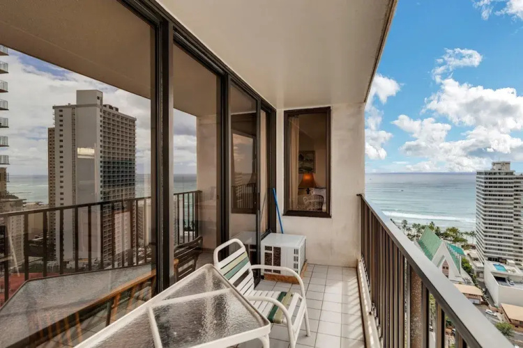 Waikiki Banyan #2801-1 by RedAwning