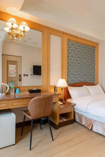 HiRiver Hotel