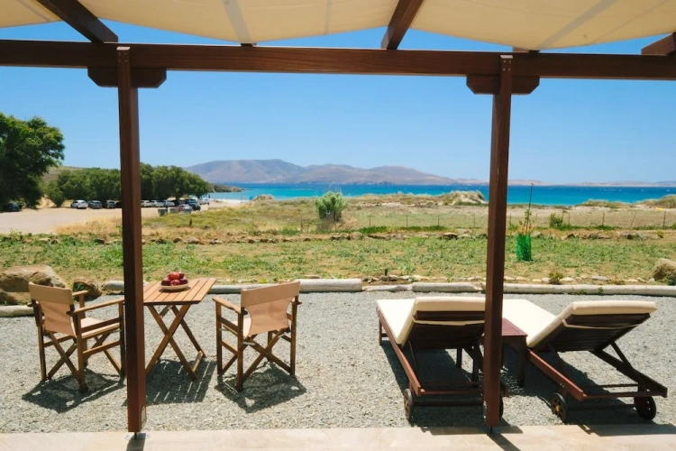 2 Bedrooms Apartment with balcony and beachfront