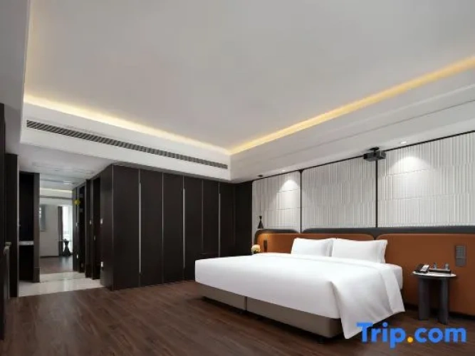Standard Twin room with city view
