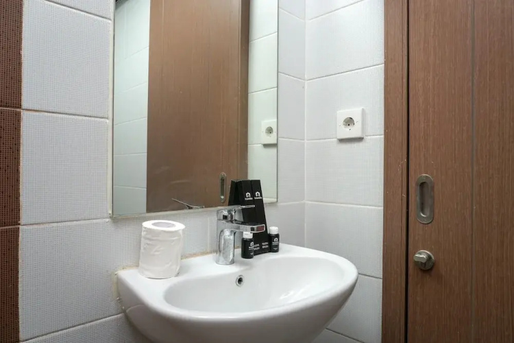 Modern And Comfy Studio Puri Orchard Apartment