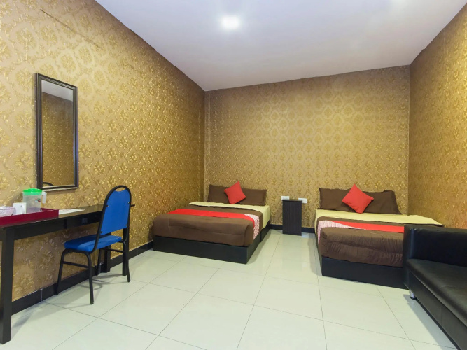 Night Queen Hotel