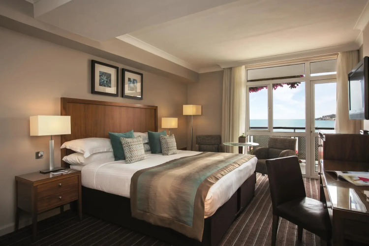L'Horizon Beach Hotel & Spa