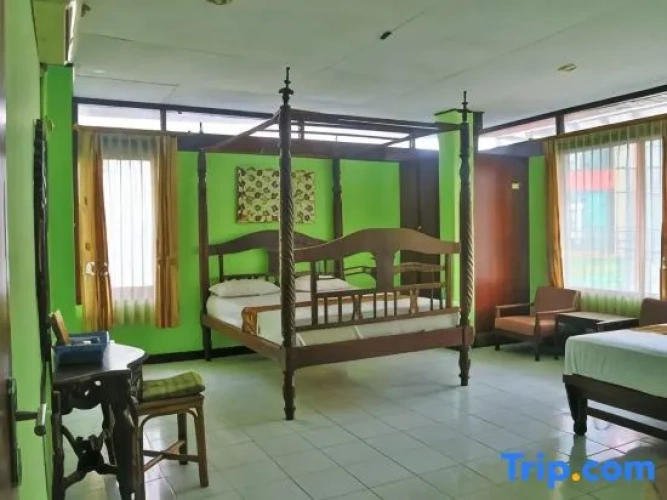 Standard Family room