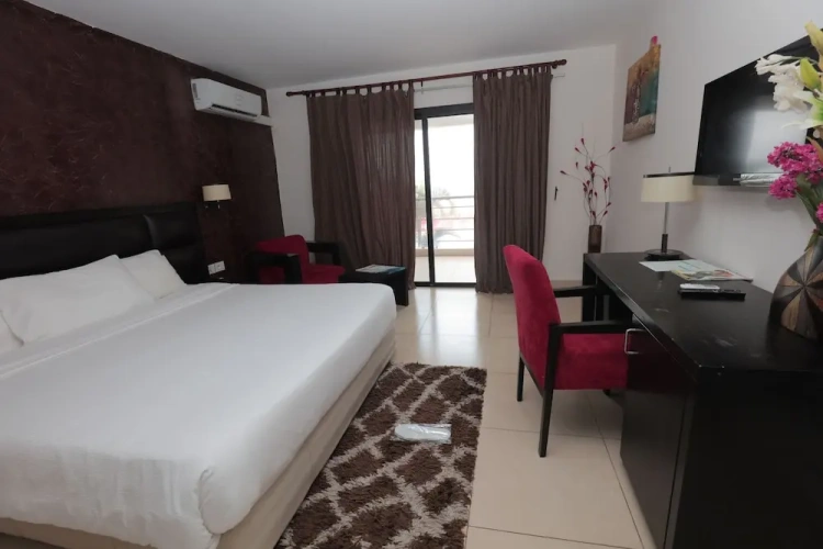 Deluxe room with balcony and with sea view