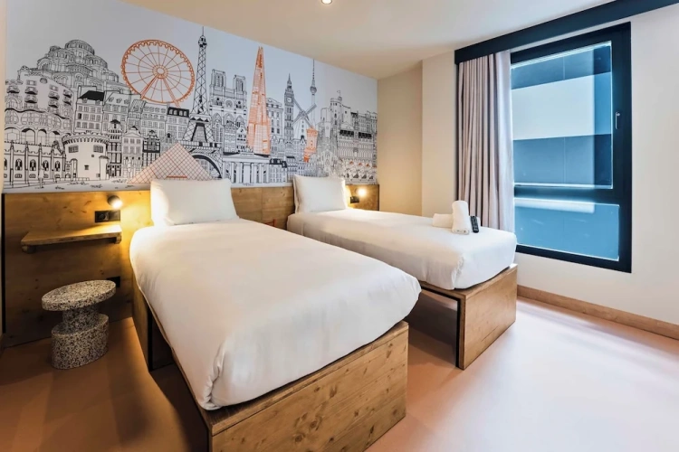 Standard Twin room