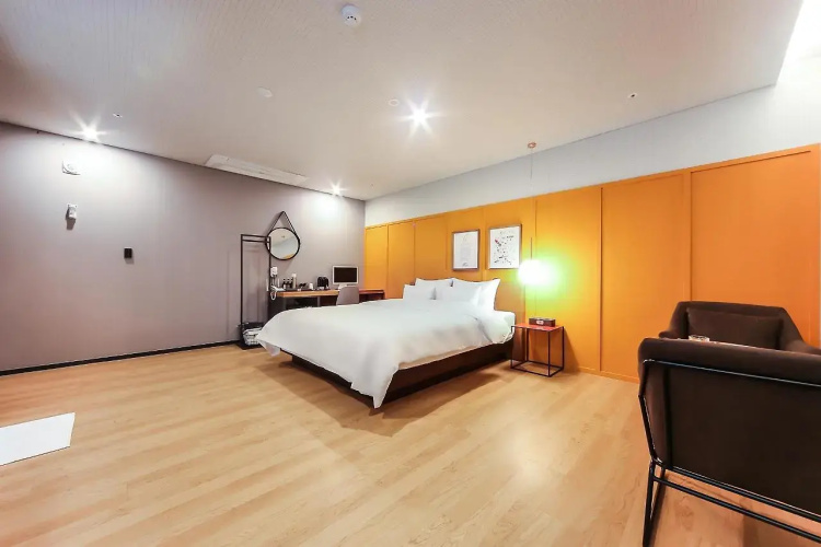 Browndot Hotel - Gold