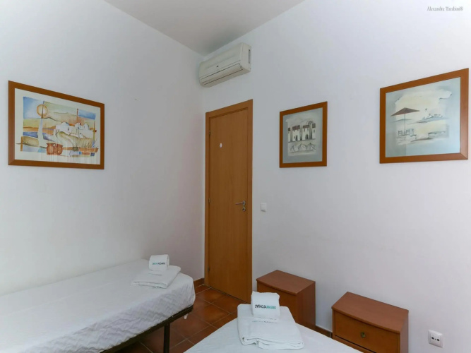 A22 - Mountain View & Seabreeze Apartment