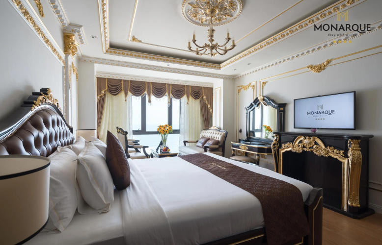 Monarque Hotel