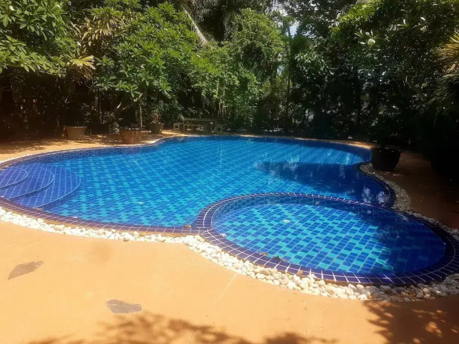 Jungle Bay Resort