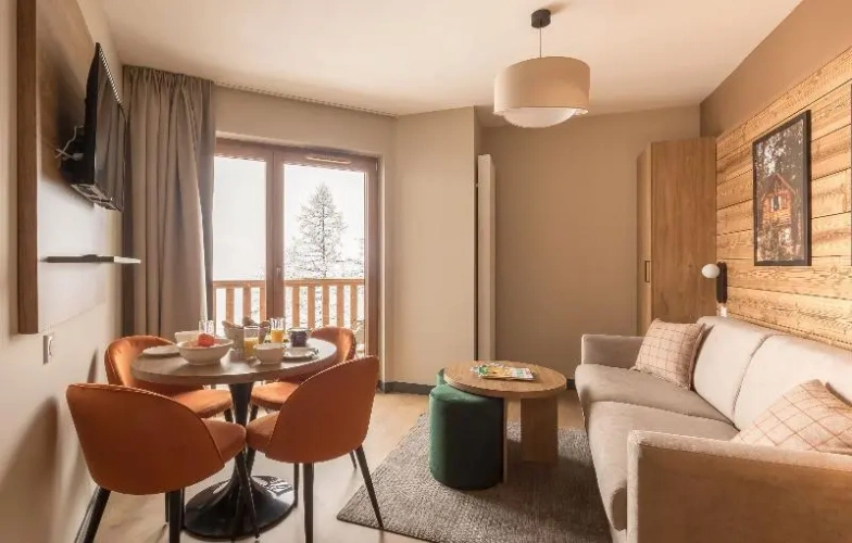 3 Bedrooms Bed in Dorm with balcony