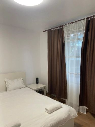 Peles Green Apartment