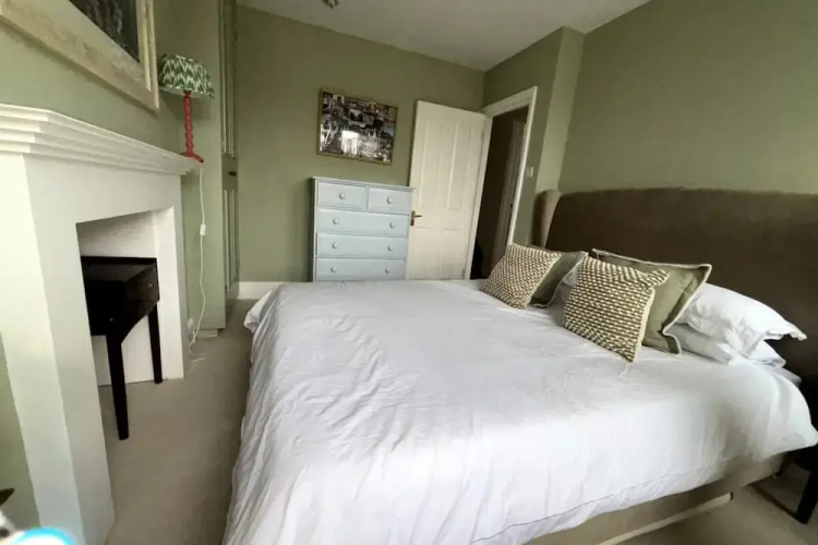 Charming 3BD Flat by the River Thames - Fulham!