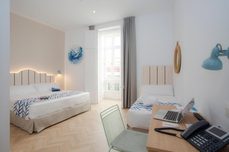 Triple room with balcony