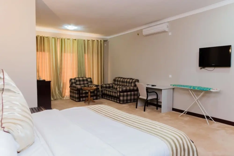 Deluxe Suite