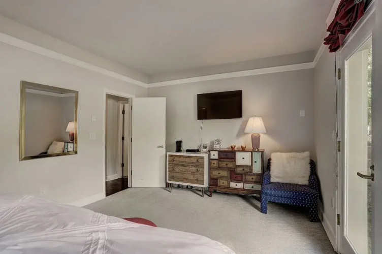 2721 Chateaux DMont by RedAwning