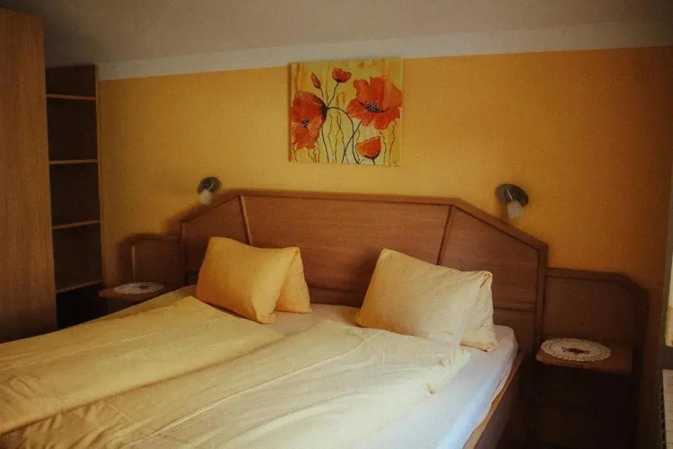 Standard Triple room with balcony