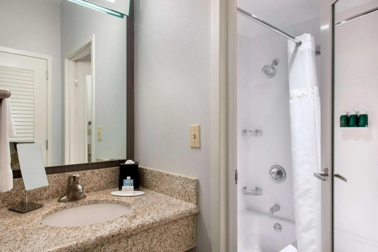 Sonesta Select Newport Middletown Hotel