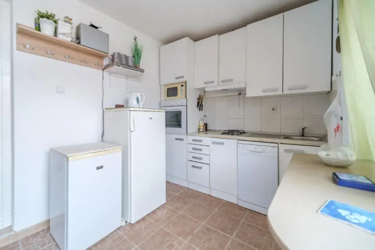 Elena Apartments