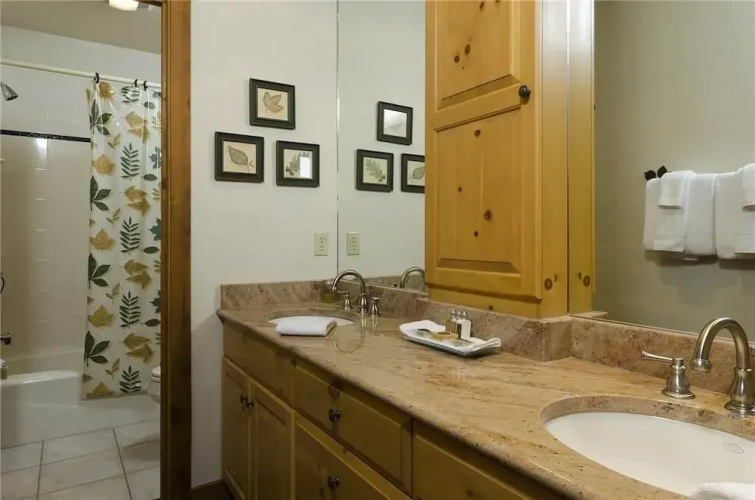 Ponderosa Lodge